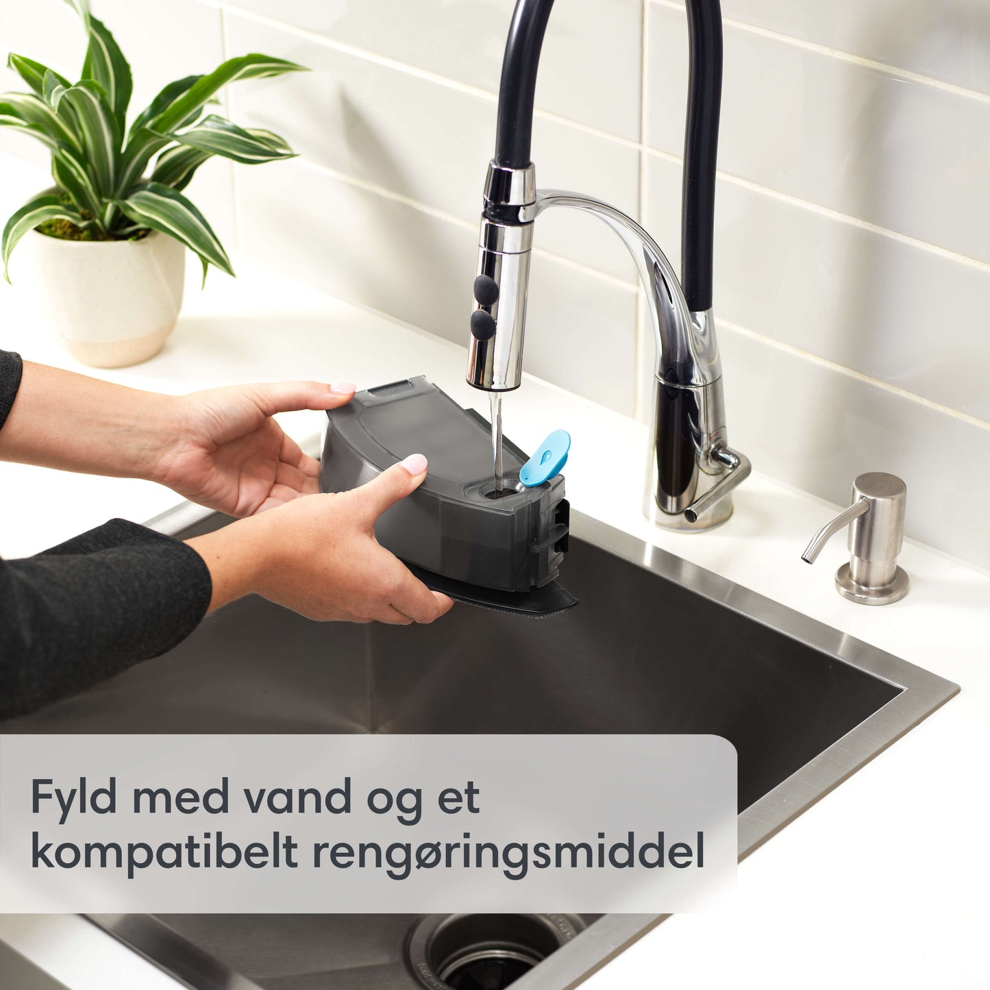 Roomba Combo® i5 robotdammsugaren och moppen